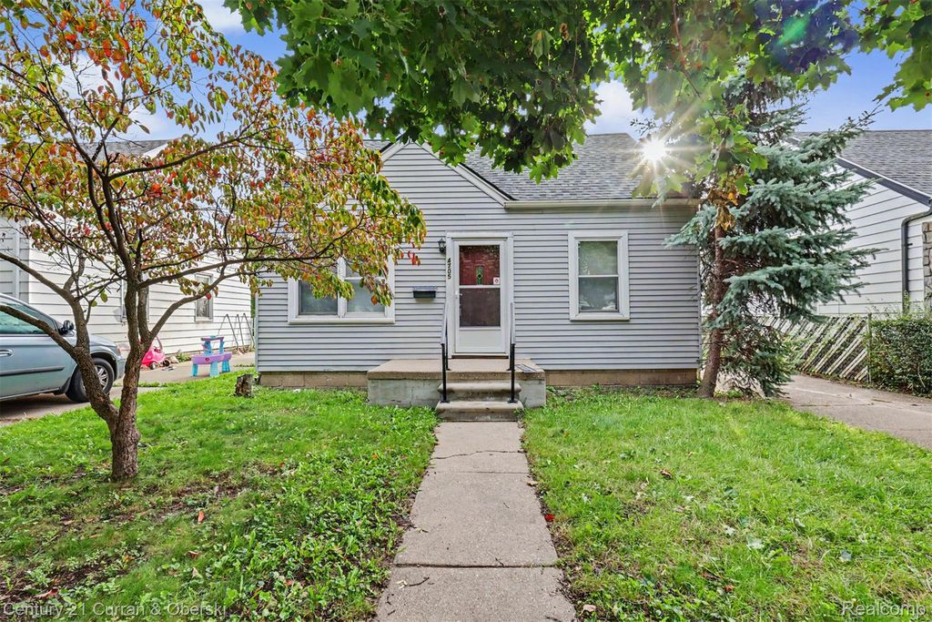 4705 Weddell Street, Dearborn Heights, MI 48125
