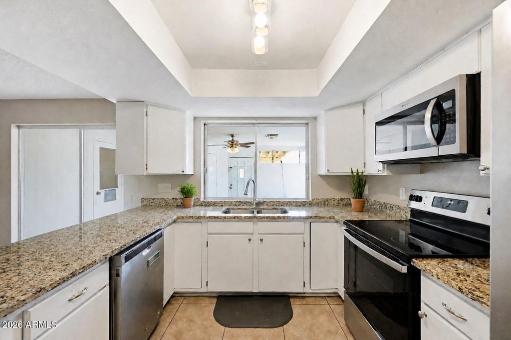 520 N HOBSON Plaza, Mesa, AZ 85203 — photo 4