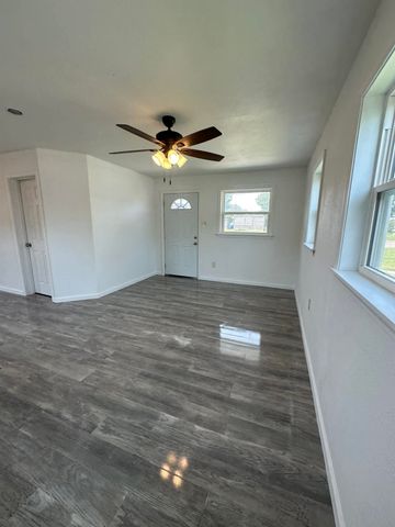 205 Allen, Houma, LA 70363
