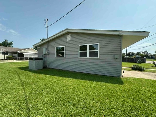 205 Allen, Houma, LA 70363