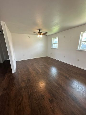 205 Allen, Houma, LA 70363