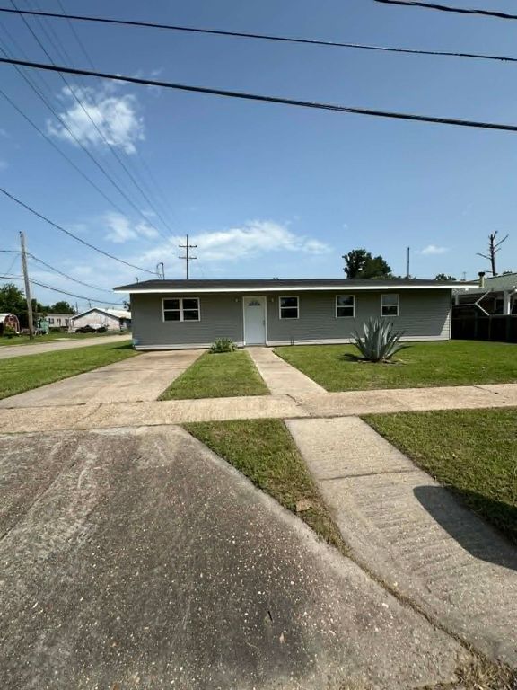 205 Allen, Houma, LA 70363