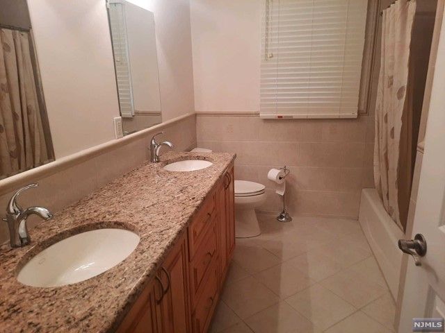 26 Wyandotte Avenue, Dumont, NJ 07628
