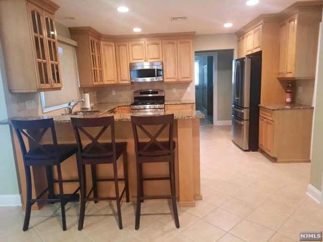 26 Wyandotte Avenue, Dumont, NJ 07628