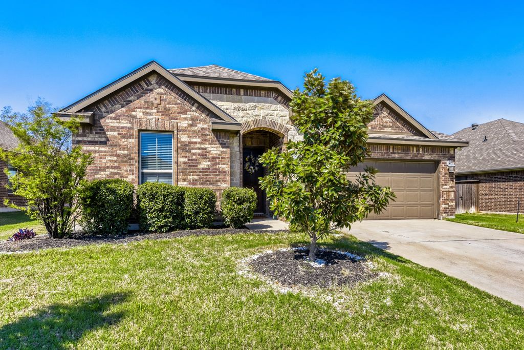 247 Dakota Drive, Waxahachie, TX 75167