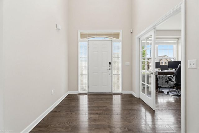 4929 W Stonegate Circle, Lake Orion, MI 48359