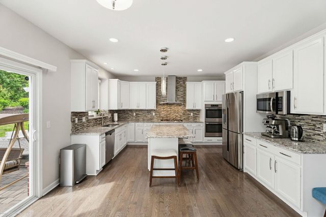 4929 W Stonegate Circle, Lake Orion, MI 48359
