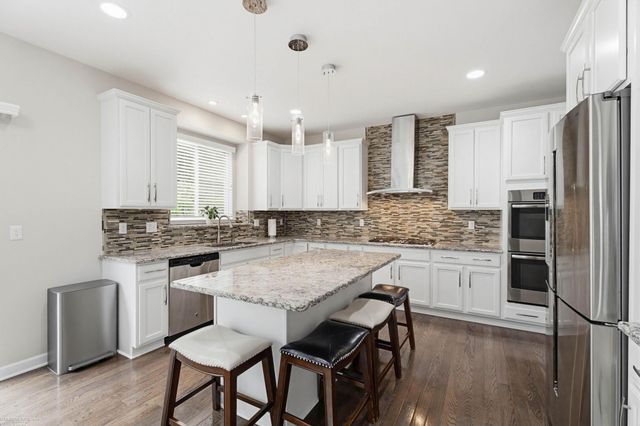 4929 W Stonegate Circle, Lake Orion, MI 48359