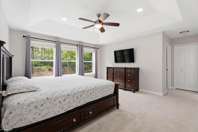4929 W Stonegate Circle, Lake Orion, MI 48359