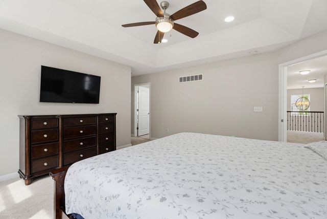 4929 W Stonegate Circle, Lake Orion, MI 48359