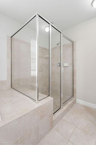 4929 W Stonegate Circle, Lake Orion, MI 48359