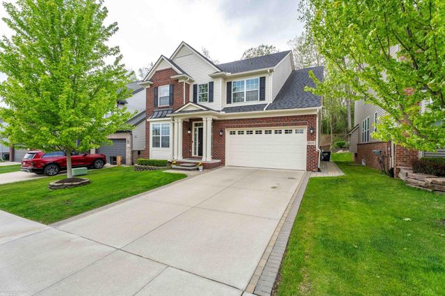 4929 W Stonegate Circle, Lake Orion, MI 48359