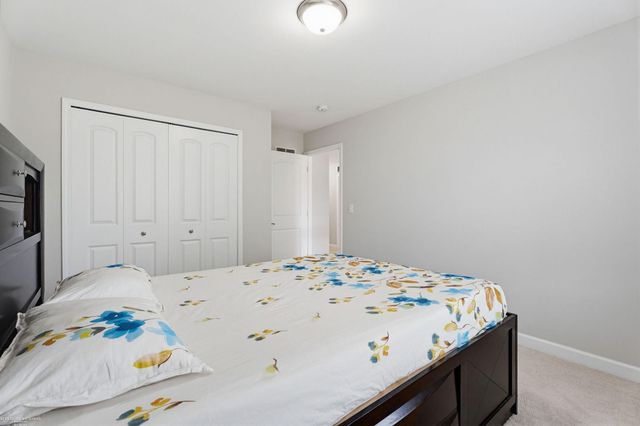 4929 W Stonegate Circle, Lake Orion, MI 48359