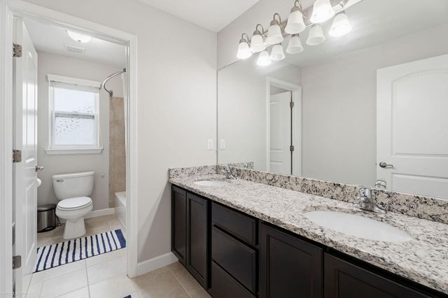 4929 W Stonegate Circle, Lake Orion, MI 48359