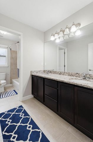4929 W Stonegate Circle, Lake Orion, MI 48359