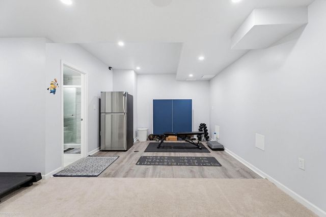 4929 W Stonegate Circle, Lake Orion, MI 48359