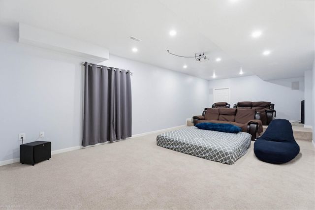 4929 W Stonegate Circle, Lake Orion, MI 48359