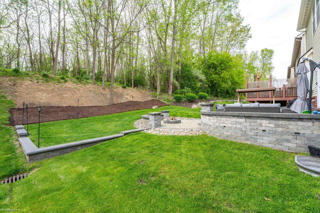 4929 W Stonegate Circle, Lake Orion, MI 48359