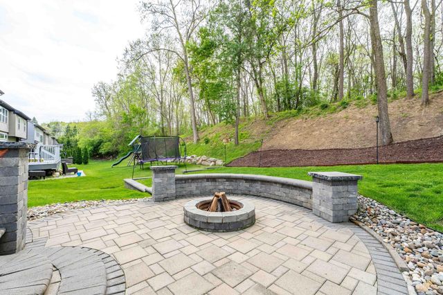 4929 W Stonegate Circle, Lake Orion, MI 48359