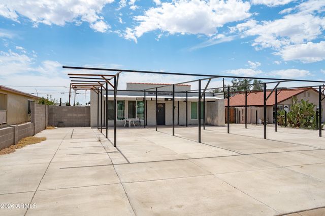 8215 E 6TH Avenue, Mesa, AZ 85208