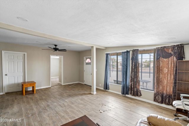 8215 E 6TH Avenue, Mesa, AZ 85208
