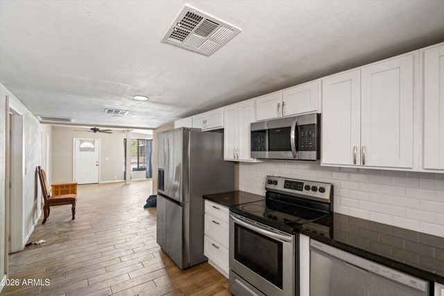 8215 E 6TH Avenue, Mesa, AZ 85208