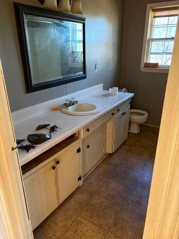 511 Double Branch Road, Cowpens, SC 29330