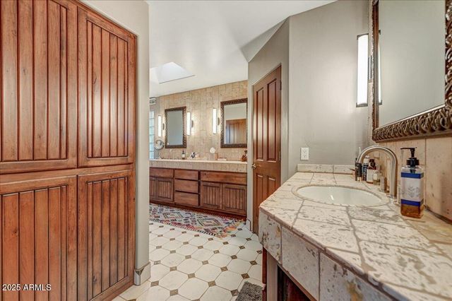 37202 N HOLIDAY Lane, Carefree, AZ 85377