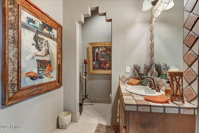 37202 N HOLIDAY Lane, Carefree, AZ 85377