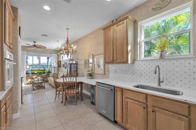10523 Bella Vista DR, Fort Myers, FL 33913