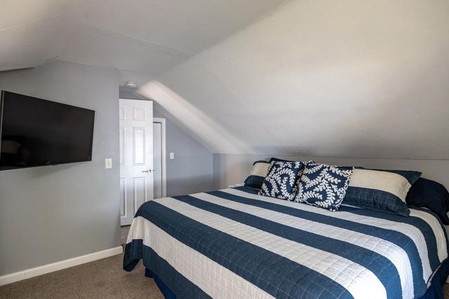 2432 HICKORY LANE, Oshkosh, WI 54901