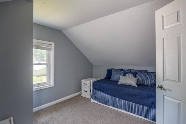 2432 HICKORY LANE, Oshkosh, WI 54901