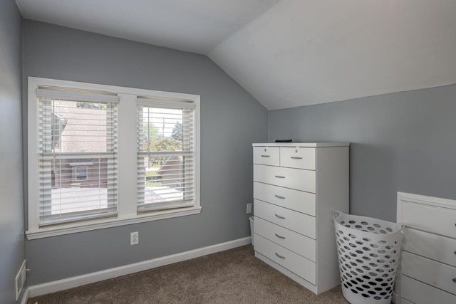2432 HICKORY LANE, Oshkosh, WI 54901