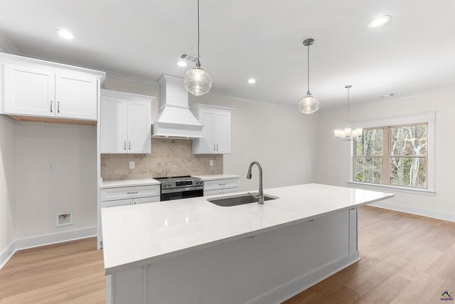 602 Bristleleaf Path, Kathleen, GA 31047