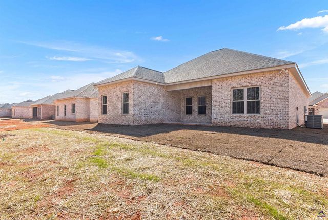 602 Bristleleaf Path, Kathleen, GA 31047