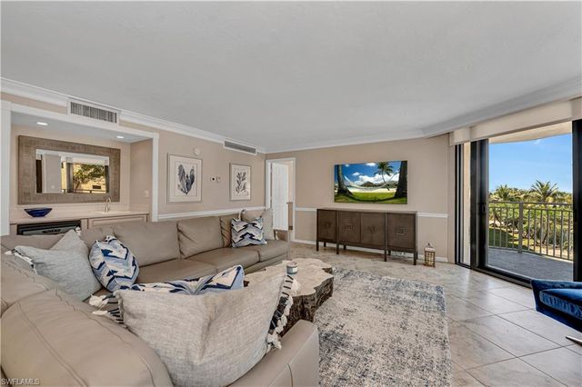 520 Collier BLVD 206, Marco Island, FL 34145