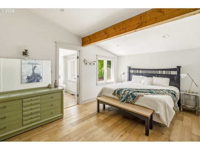 319 S CENTER St, Oregon City, OR 97045
