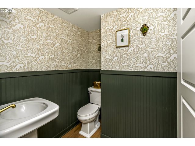 319 S CENTER St, Oregon City, OR 97045