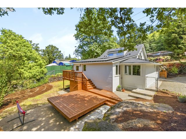 319 S CENTER St, Oregon City, OR 97045
