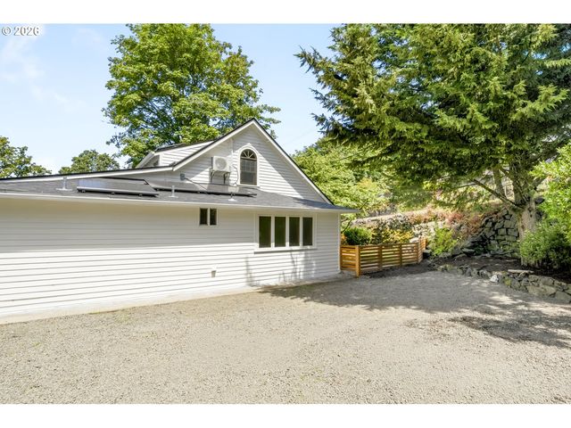 319 S CENTER St, Oregon City, OR 97045