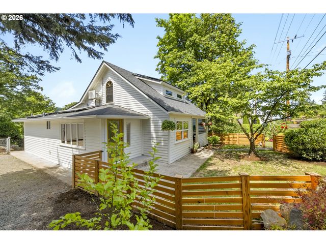 319 S CENTER St, Oregon City, OR 97045