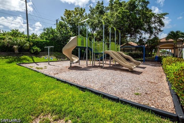7846 Gardner DR 102, Naples, FL 34109