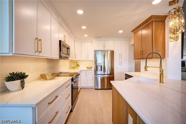 7846 Gardner DR 102, Naples, FL 34109