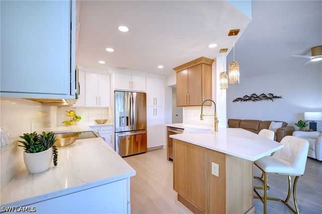 7846 Gardner DR 102, Naples, FL 34109