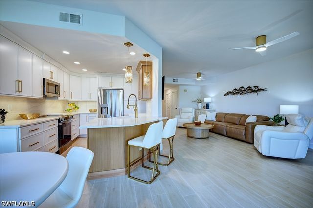 7846 Gardner DR 102, Naples, FL 34109