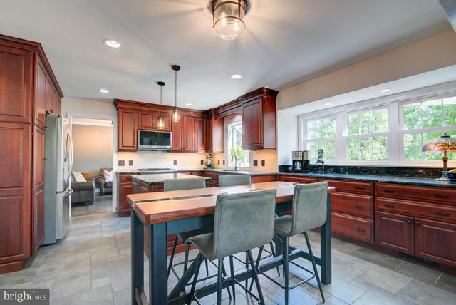 106 BETHAL CT SW, Leesburg, VA 20175