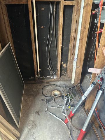 132 Otter Trail, Lake Jackson, TX 77566