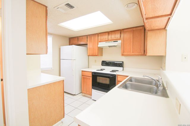 949 Schertz Parkway, Schertz, TX 78154