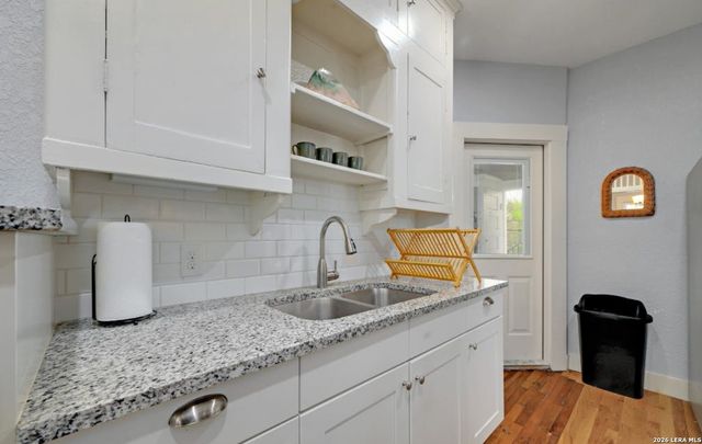 240 Claremont, San Antonio, TX 78209