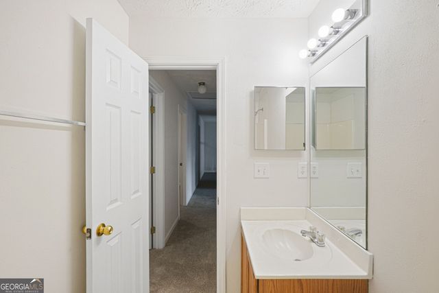 2492 Halcyon Way, Lawrenceville, GA 30044